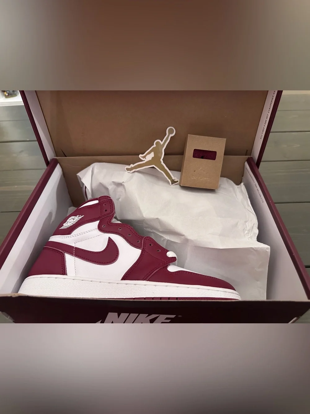 NWT Air Jordan 1 Retro High OG Team Red 6Y Women’s 7.5 New in Box